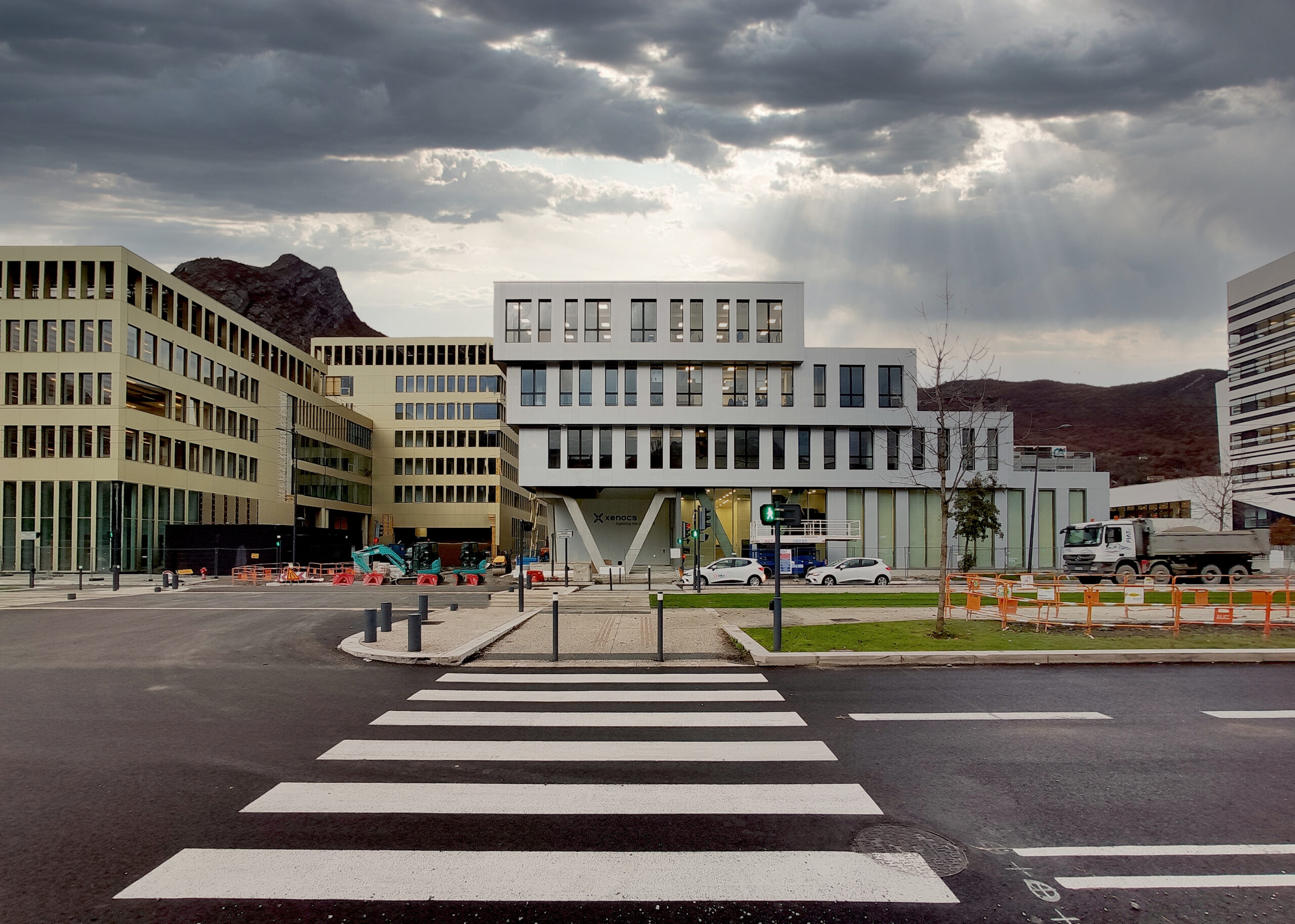 Batiment Xenocs - facade principale - avenue des Martyrs Presqu'ile scientifique de Grenoble